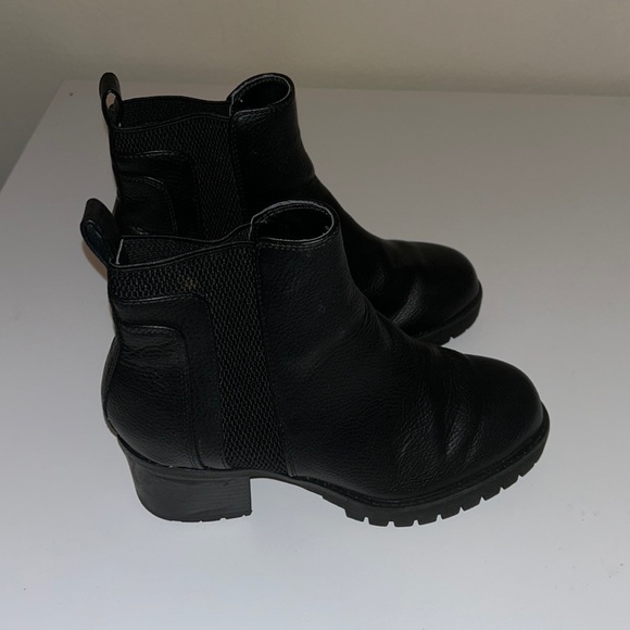 Women’s Black Boots - Picture 1 of 4